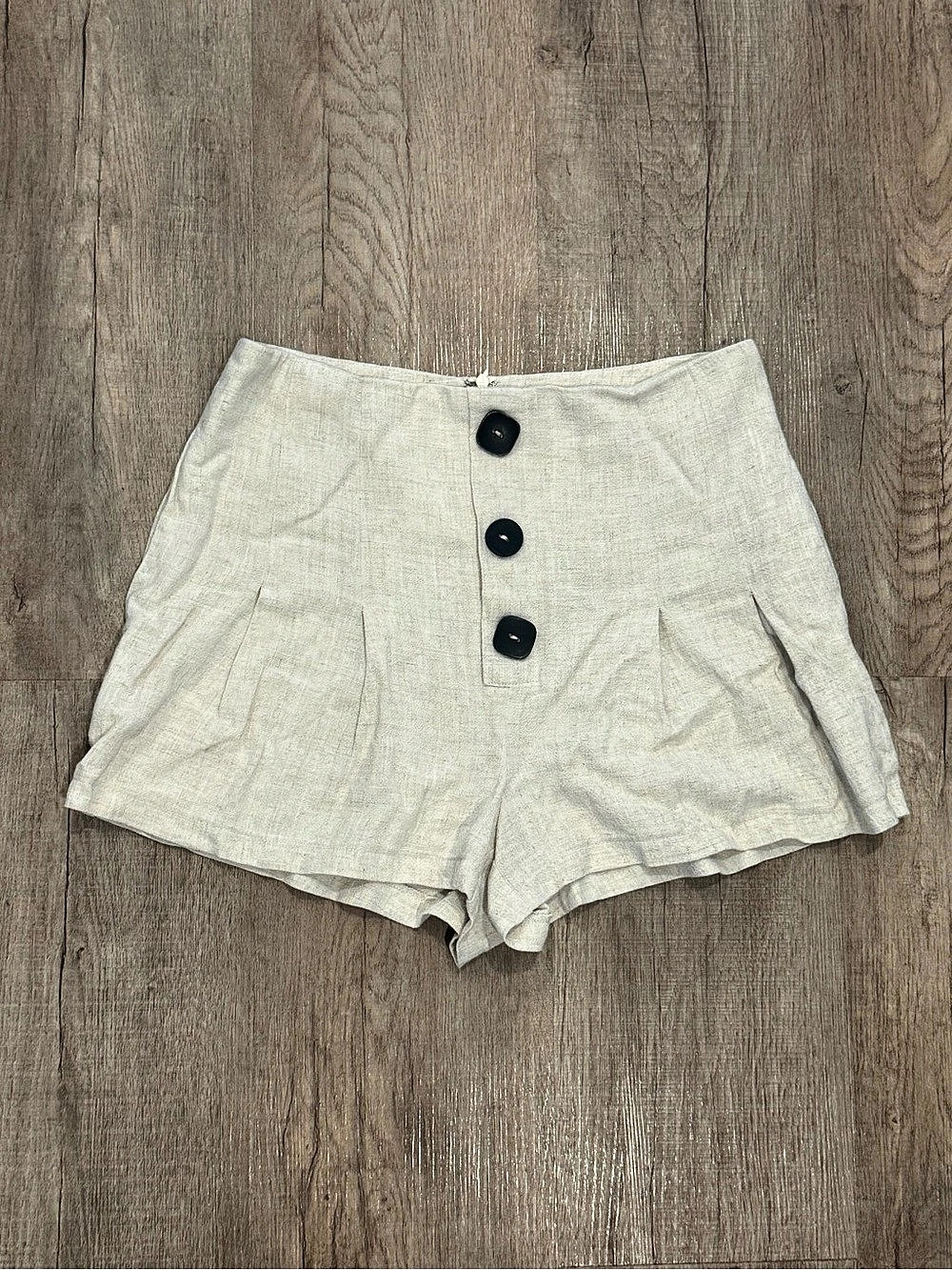 Lush High Waist Shorts in Cream Size S